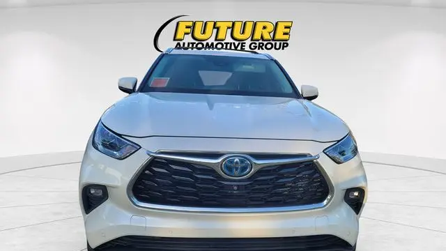 2021 Toyota Highlander Hybrid Platinum