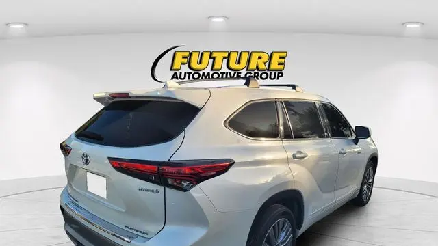 2021 Toyota Highlander Hybrid Platinum