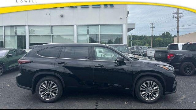Preowned 2026 Toyota Highlander Hybrid Platinum for Sale