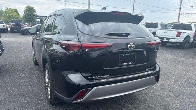 2026 Toyota Highlander Hybrid Platinum