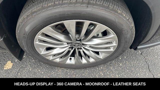2026 Toyota Highlander Hybrid Platinum