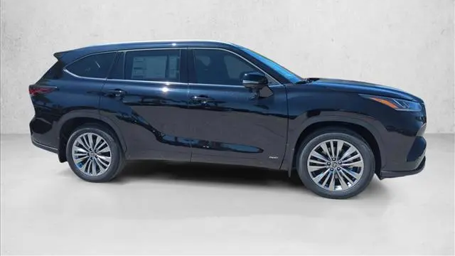 2026 Toyota Highlander Hybrid Platinum