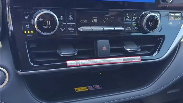 2026 Toyota Highlander Hybrid Platinum