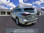 2024 Highlander Hybrid Thumbnail 3