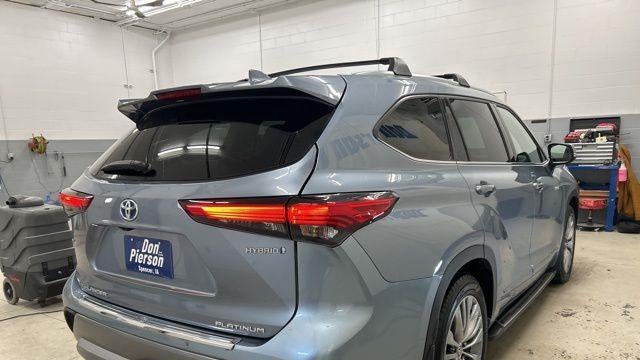 2021 Toyota Highlander Hybrid Platinum