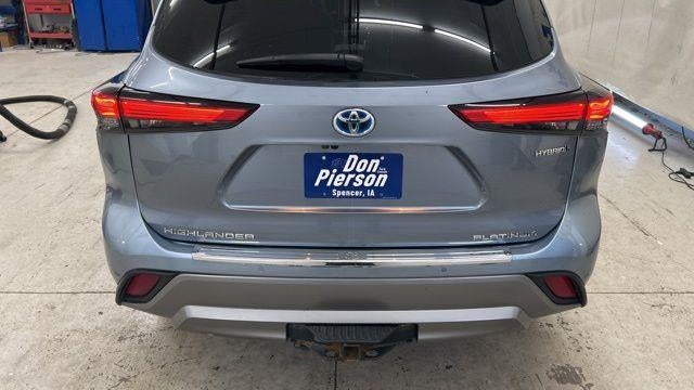 2021 Toyota Highlander Hybrid Platinum