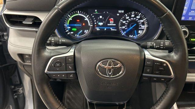 2021 Toyota Highlander Hybrid Platinum