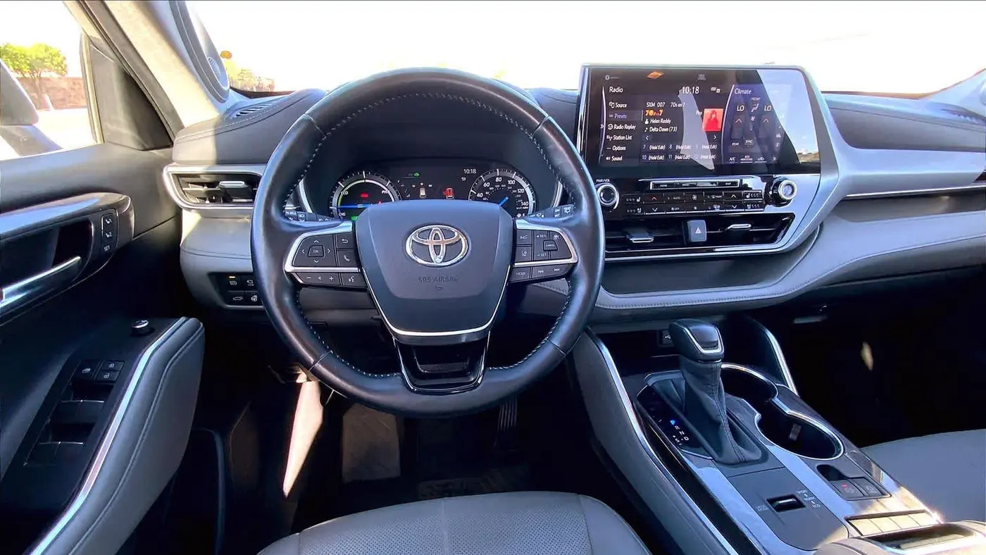 2020 Toyota Highlander Hybrid Platinum
