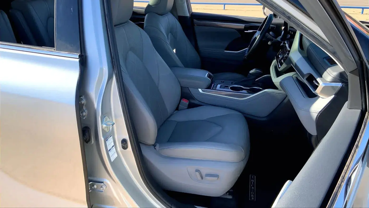 2020 Toyota Highlander Hybrid Platinum