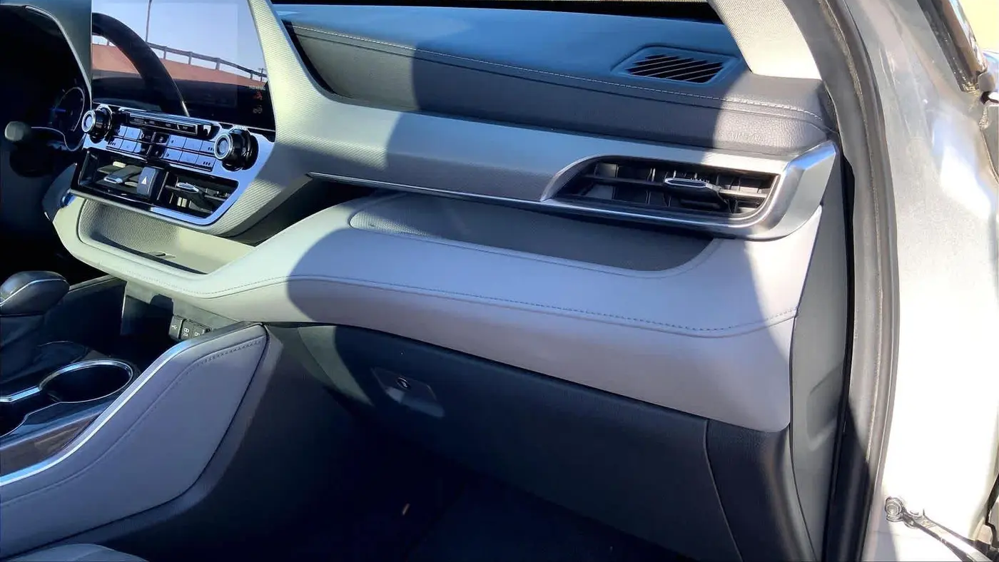 2020 Toyota Highlander Hybrid Platinum