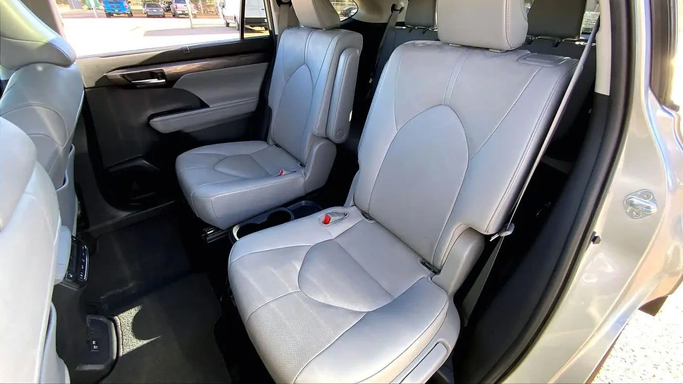 2020 Toyota Highlander Hybrid Platinum