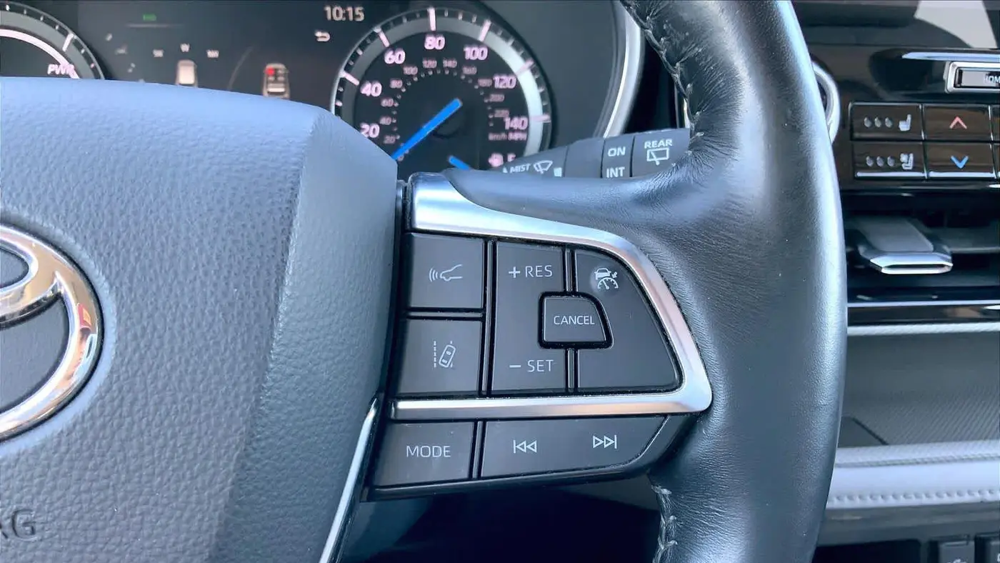 2020 Toyota Highlander Hybrid Platinum