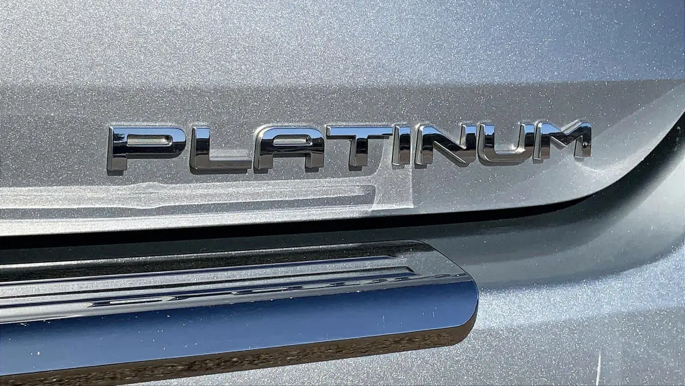 2020 Toyota Highlander Hybrid Platinum