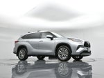 2022 Highlander Hybrid Thumbnail 3