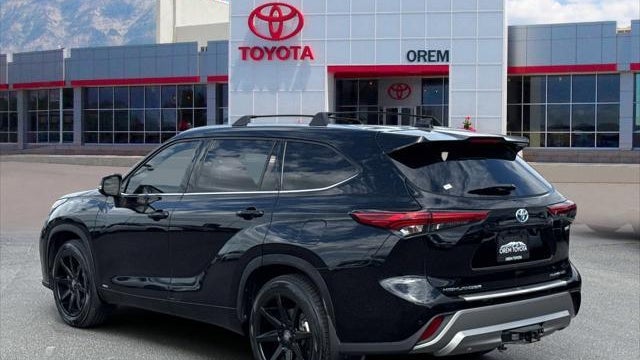 2023 Toyota Highlander Hybrid Platinum