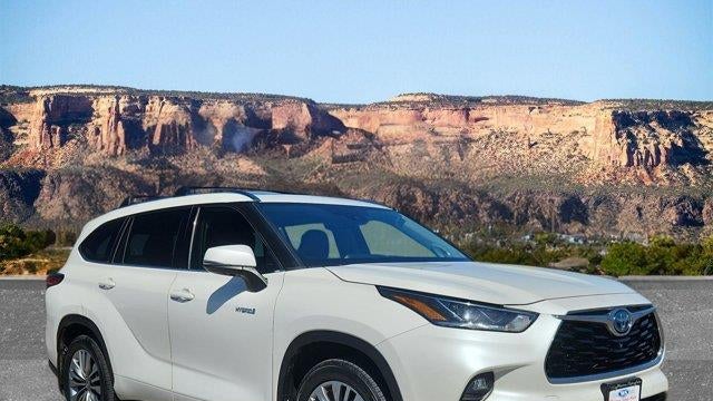 Preowned 2021 Toyota Highlander Hybrid Platinum for Sale