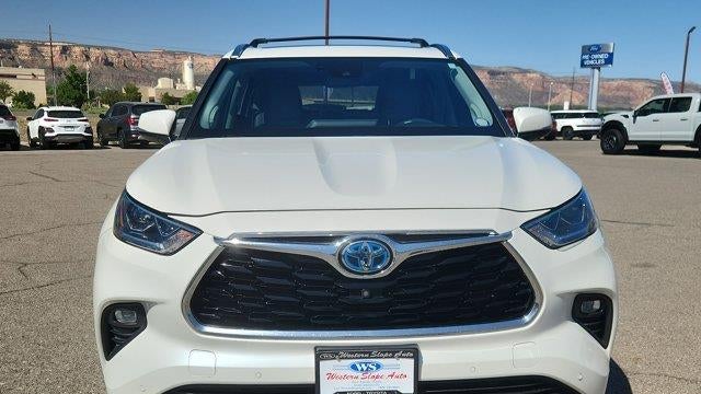 2021 Toyota Highlander Hybrid Platinum