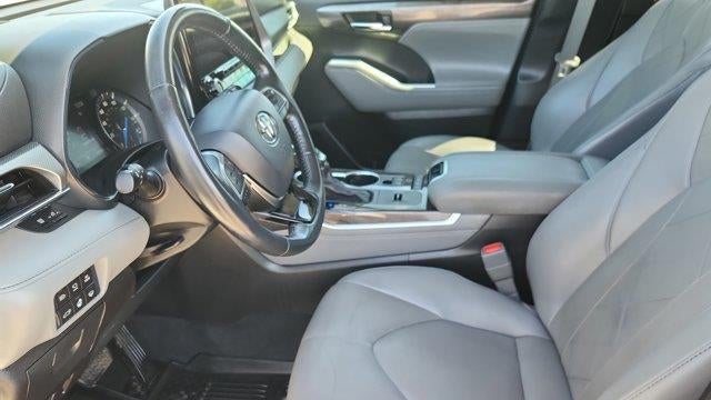 2021 Toyota Highlander Hybrid Platinum