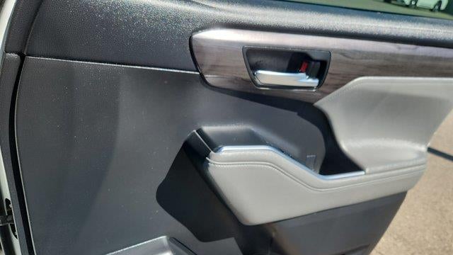 2021 Toyota Highlander Hybrid Platinum