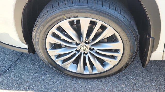 2021 Toyota Highlander Hybrid Platinum