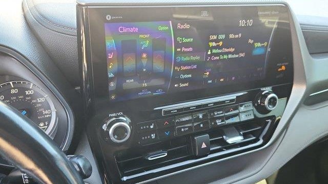 2021 Toyota Highlander Hybrid Platinum