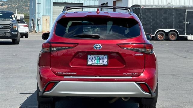 2021 Toyota Highlander Hybrid Platinum