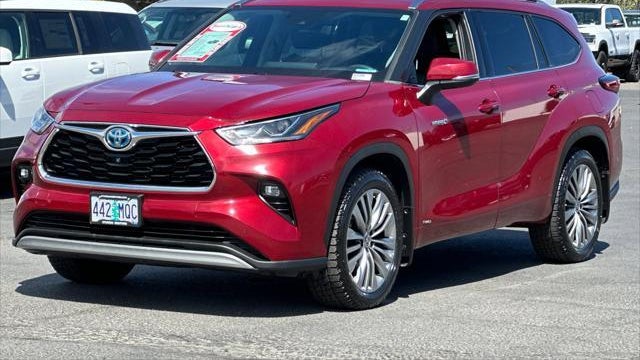 2021 Toyota Highlander Hybrid Platinum