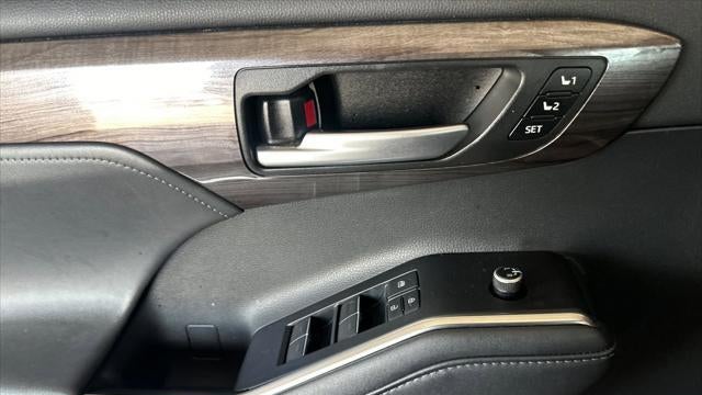 2021 Toyota Highlander Hybrid Platinum