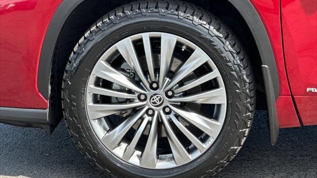 2021 Toyota Highlander Hybrid Platinum