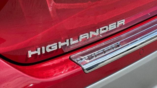 2021 Toyota Highlander Hybrid Platinum