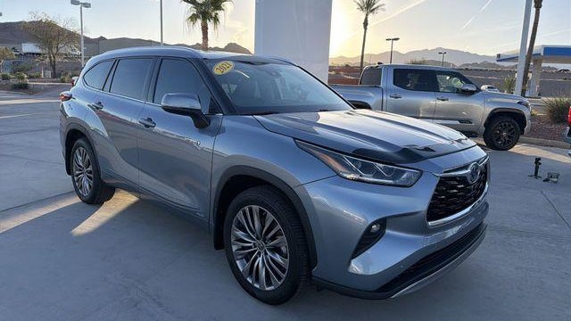 2021 Toyota Highlander Hybrid Platinum