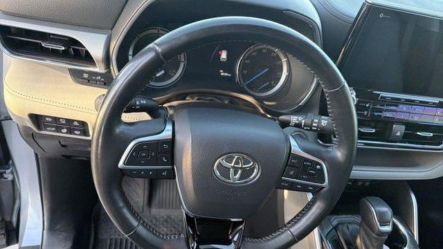 2021 Toyota Highlander Hybrid Platinum