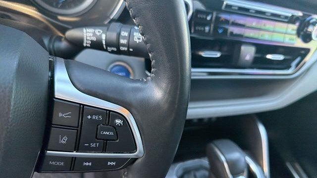 2021 Toyota Highlander Hybrid Platinum