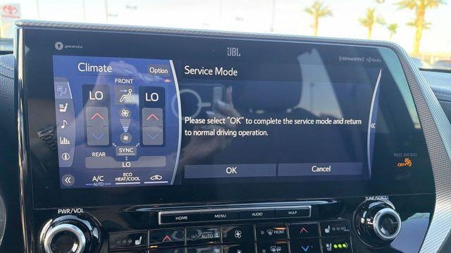 2021 Toyota Highlander Hybrid Platinum
