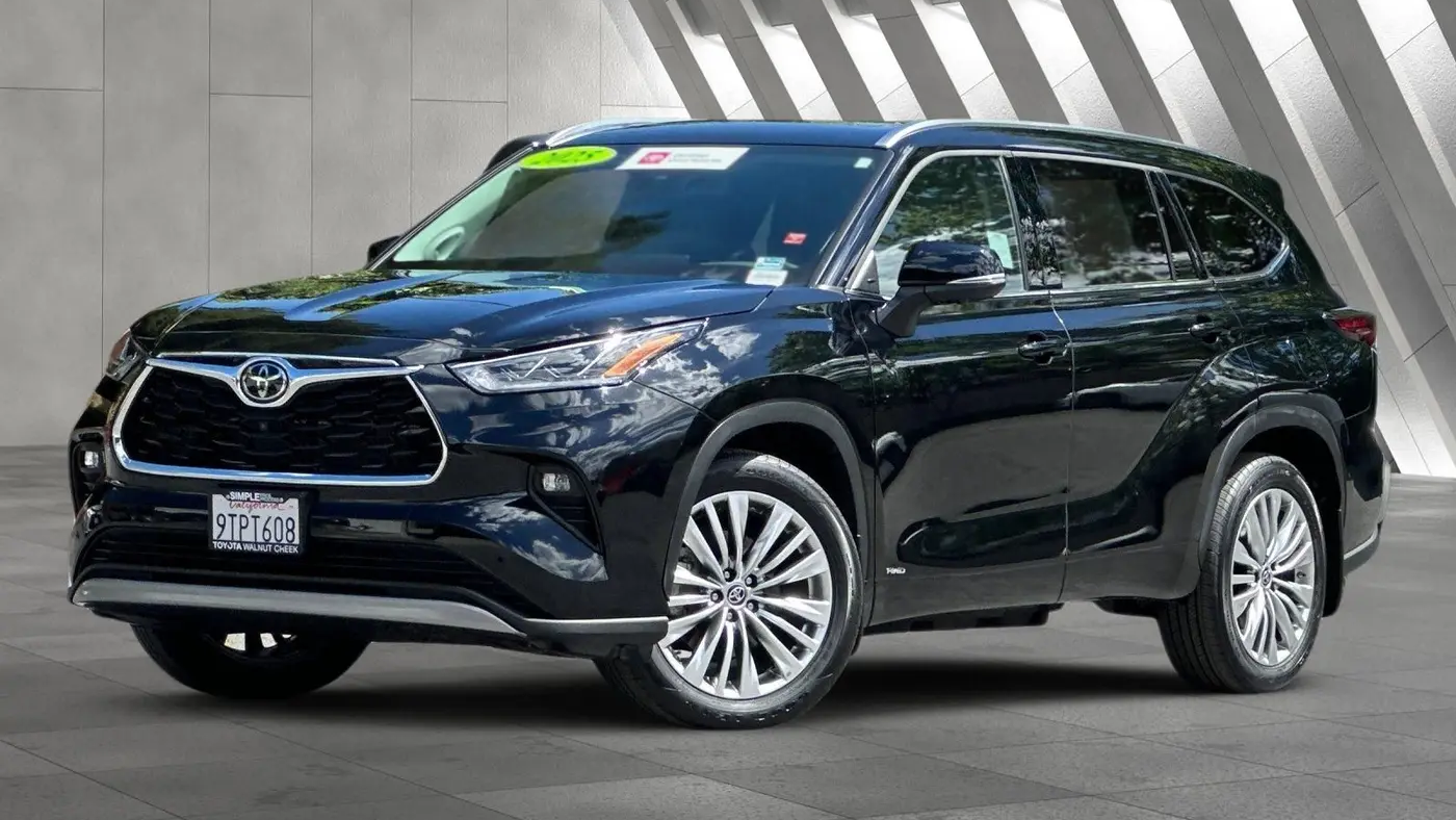 Preowned 2025 Toyota Highlander Hybrid Platinum for Sale