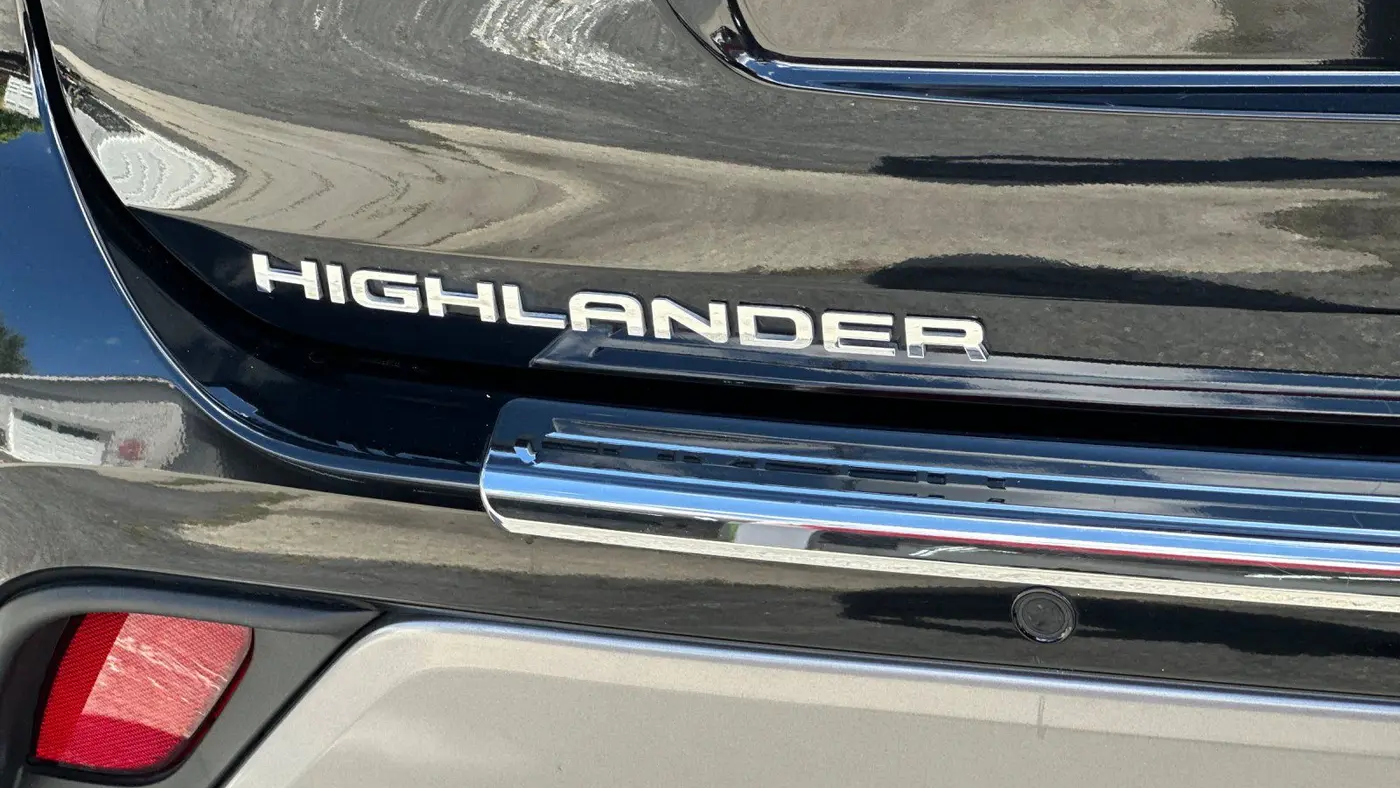2025 Toyota Highlander Hybrid Platinum