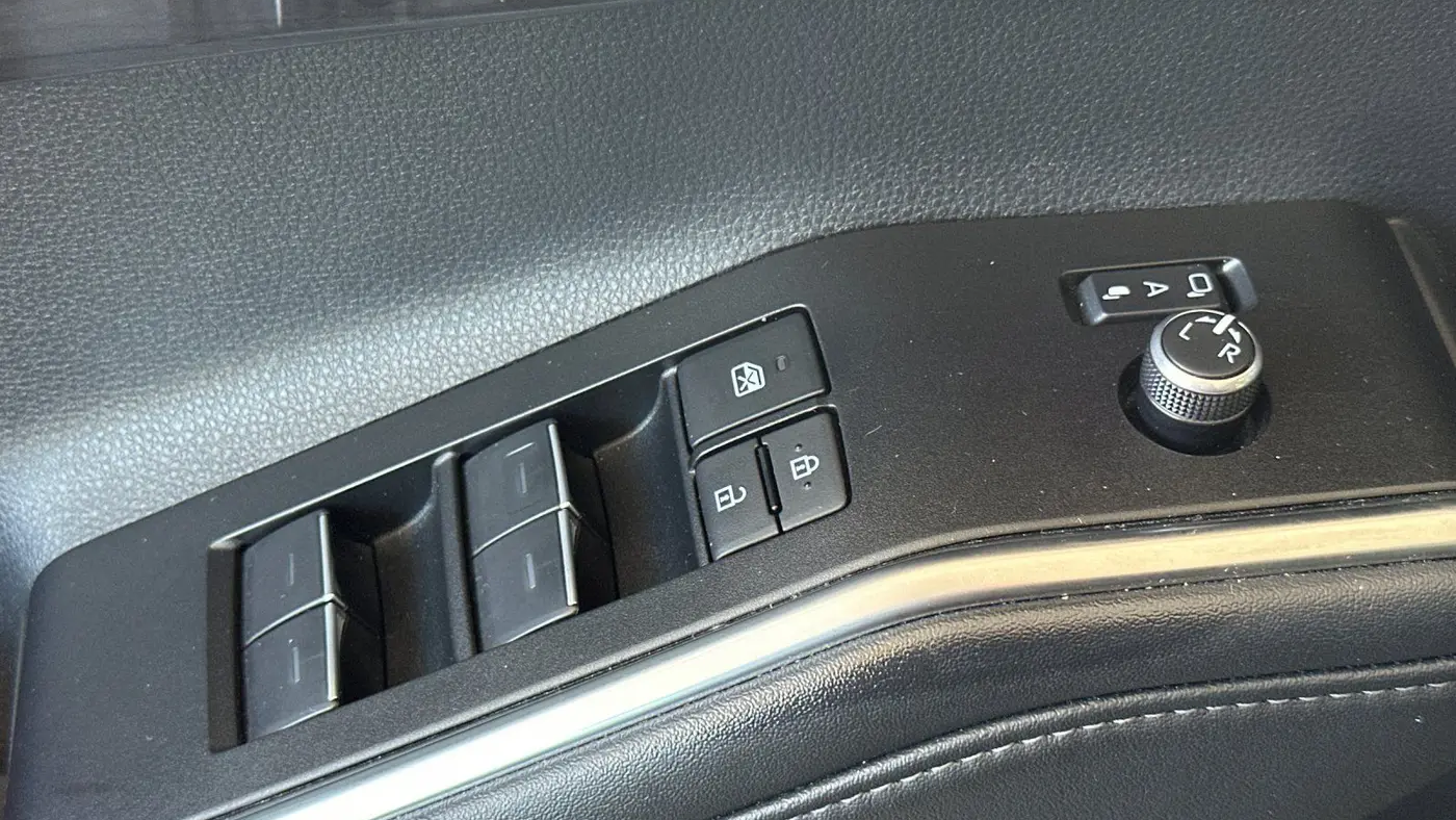 2025 Toyota Highlander Hybrid Platinum