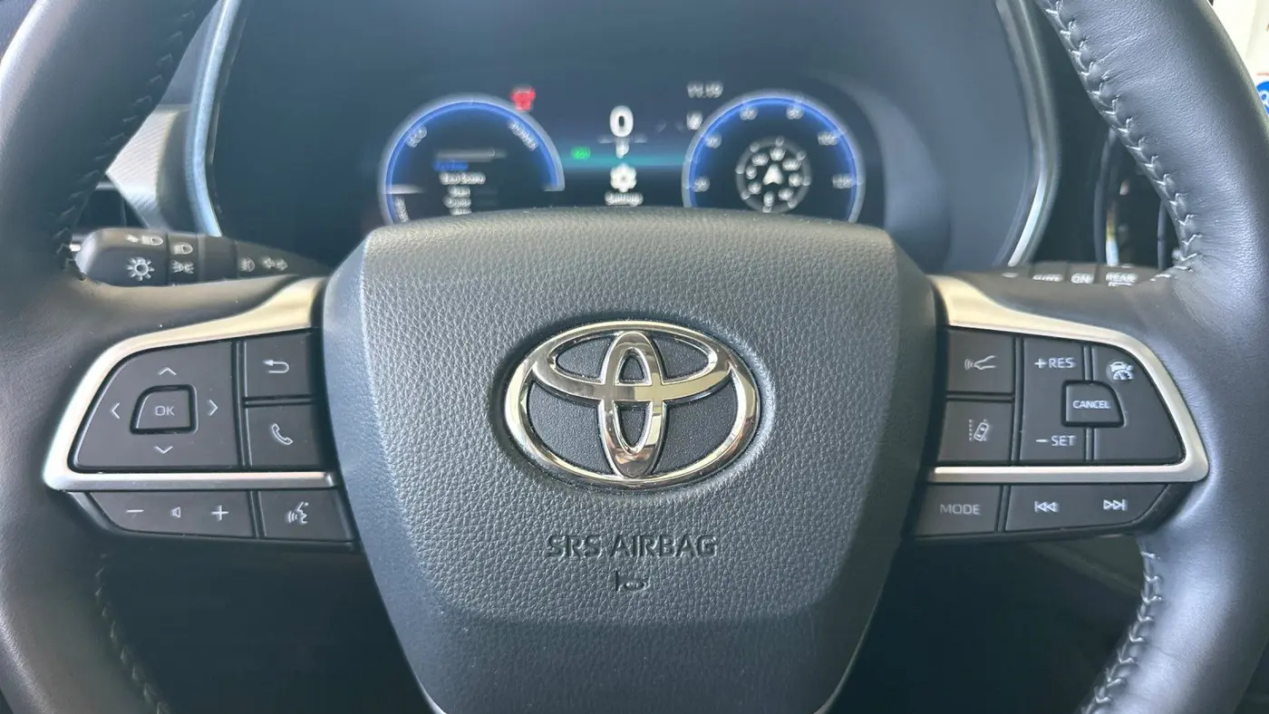2025 Toyota Highlander Hybrid Platinum