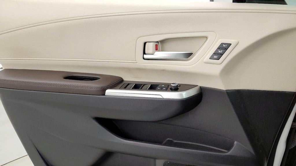 2023 Toyota Sienna Platinum 7-Passenger
