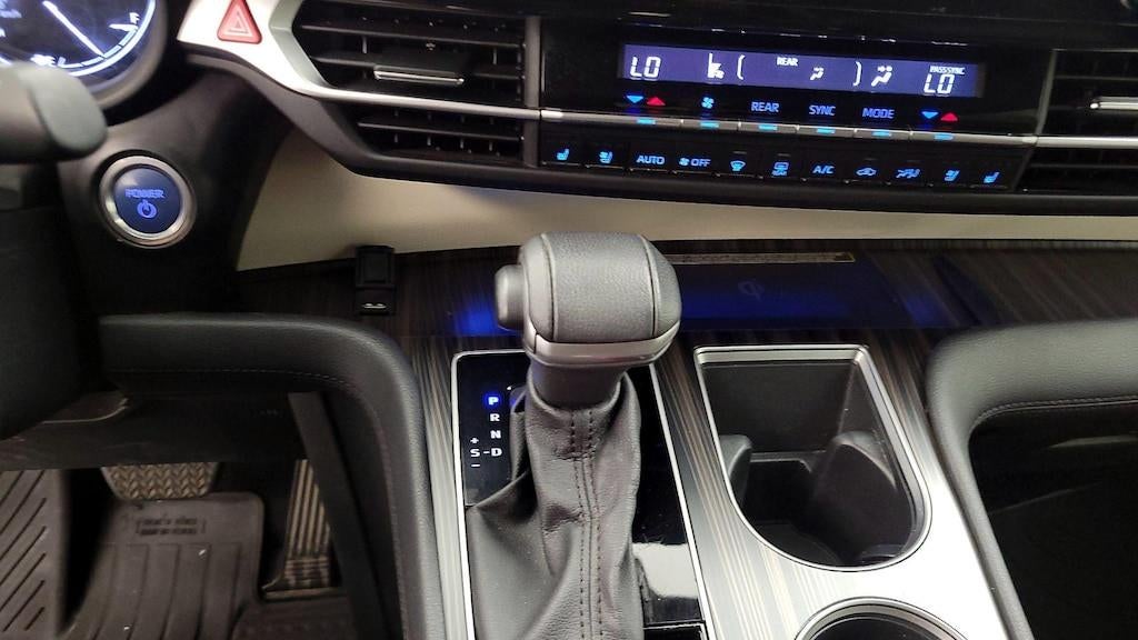 2023 Toyota Sienna Platinum 7-Passenger