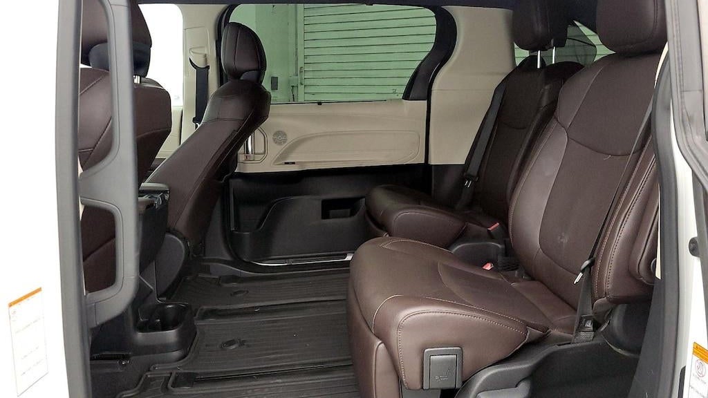 2023 Toyota Sienna Platinum 7-Passenger