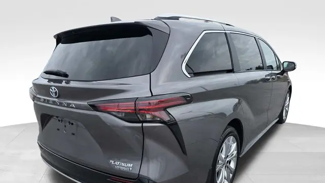 2023 Toyota Sienna Platinum 7-Passenger