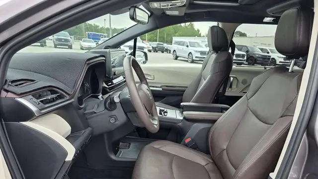 2023 Toyota Sienna Platinum 7-Passenger