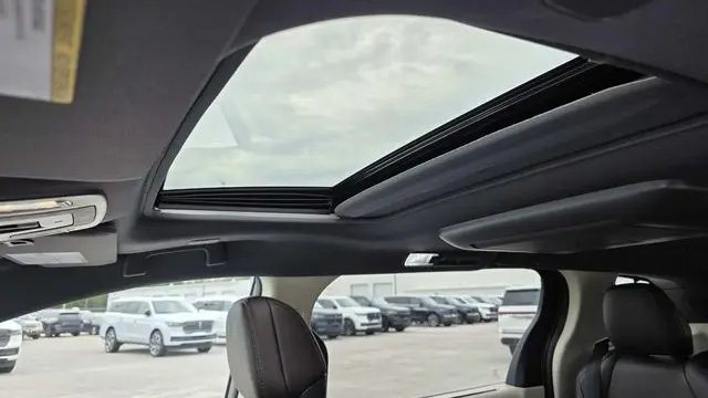 2023 Toyota Sienna Platinum 7-Passenger