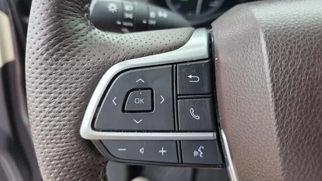2023 Toyota Sienna Platinum 7-Passenger