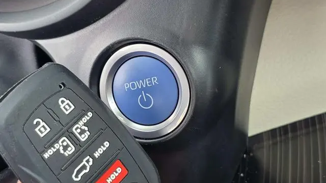 2023 Toyota Sienna Platinum 7-Passenger