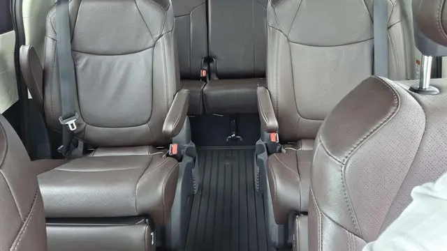 2023 Toyota Sienna Platinum 7-Passenger