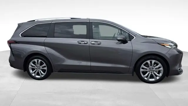 2023 Toyota Sienna Platinum 7-Passenger