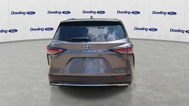 2024 Toyota Sienna Platinum 7-Passenger