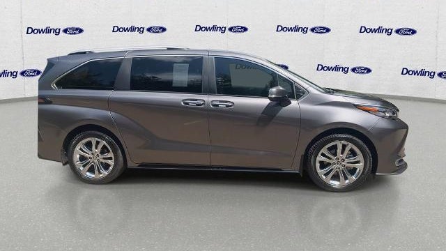 2024 Toyota Sienna Platinum 7-Passenger